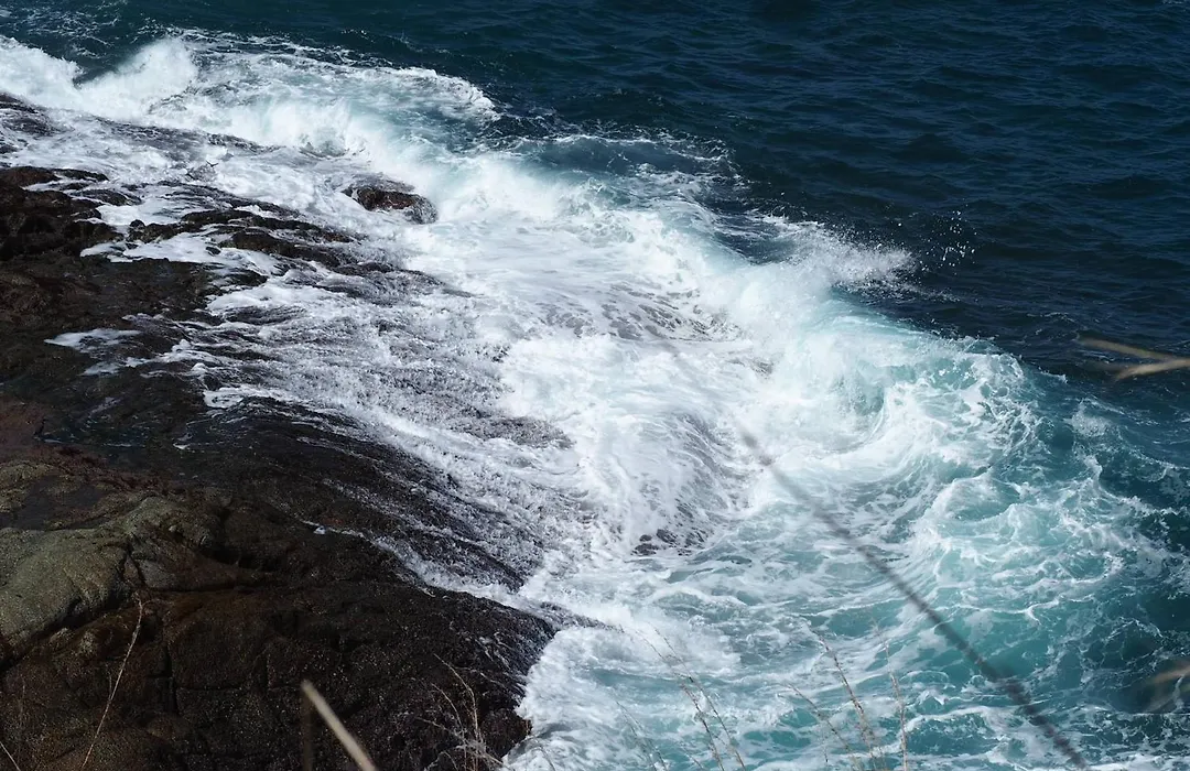 Naiharn On The Rock Resort Phuket-1