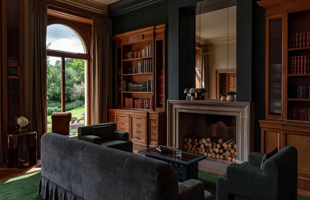 Cowley Manor Experimental-1