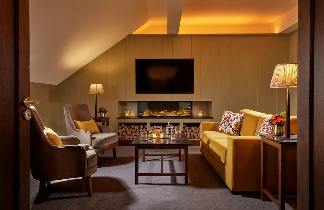 Westport Plaza Hotel, Spa & Leisure-1
