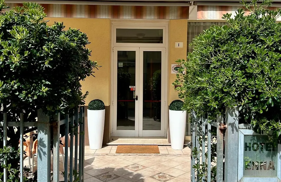 Hotel Enna Rimini-1
