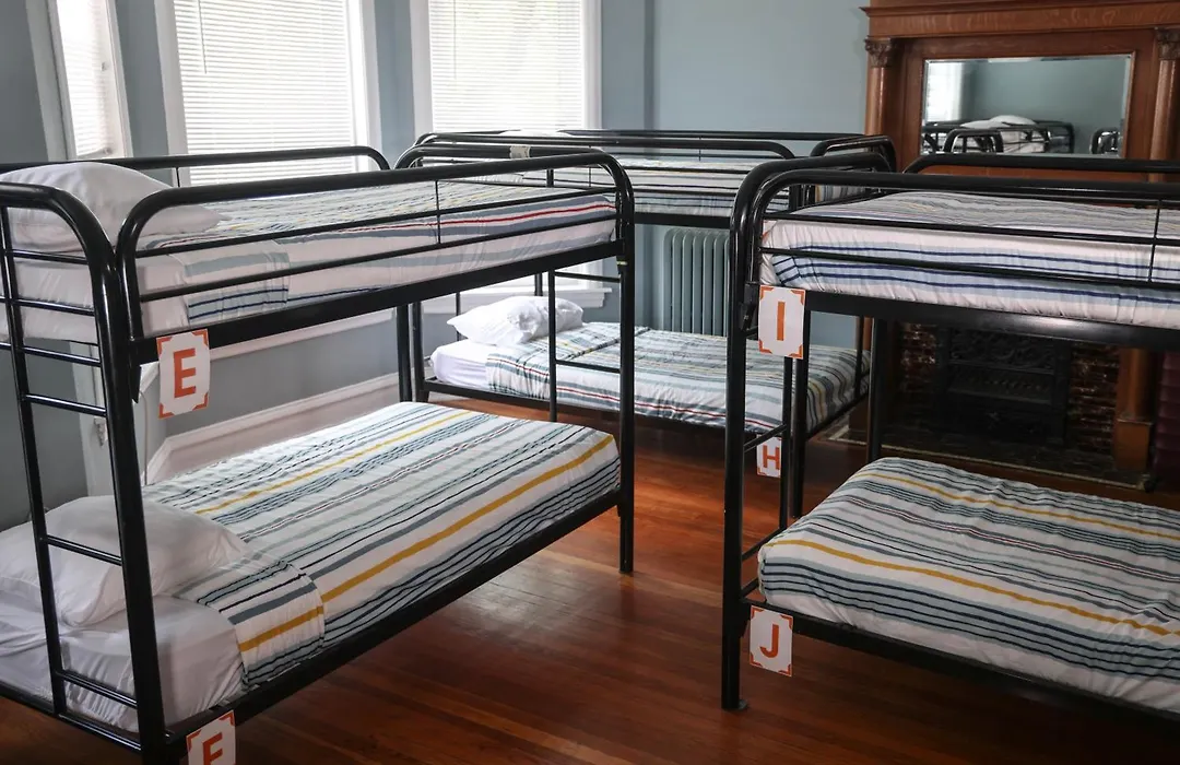 Wrigley Hostel - Chicago (Adults Only)-1