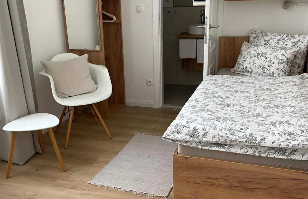 Aurelia Rooms-1