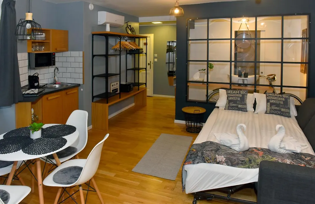 Walk Inn Vaci 78-1