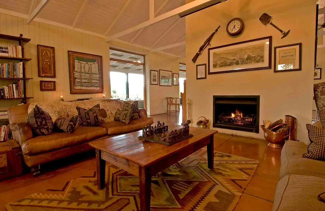 Three Tree Hill Lodge-1