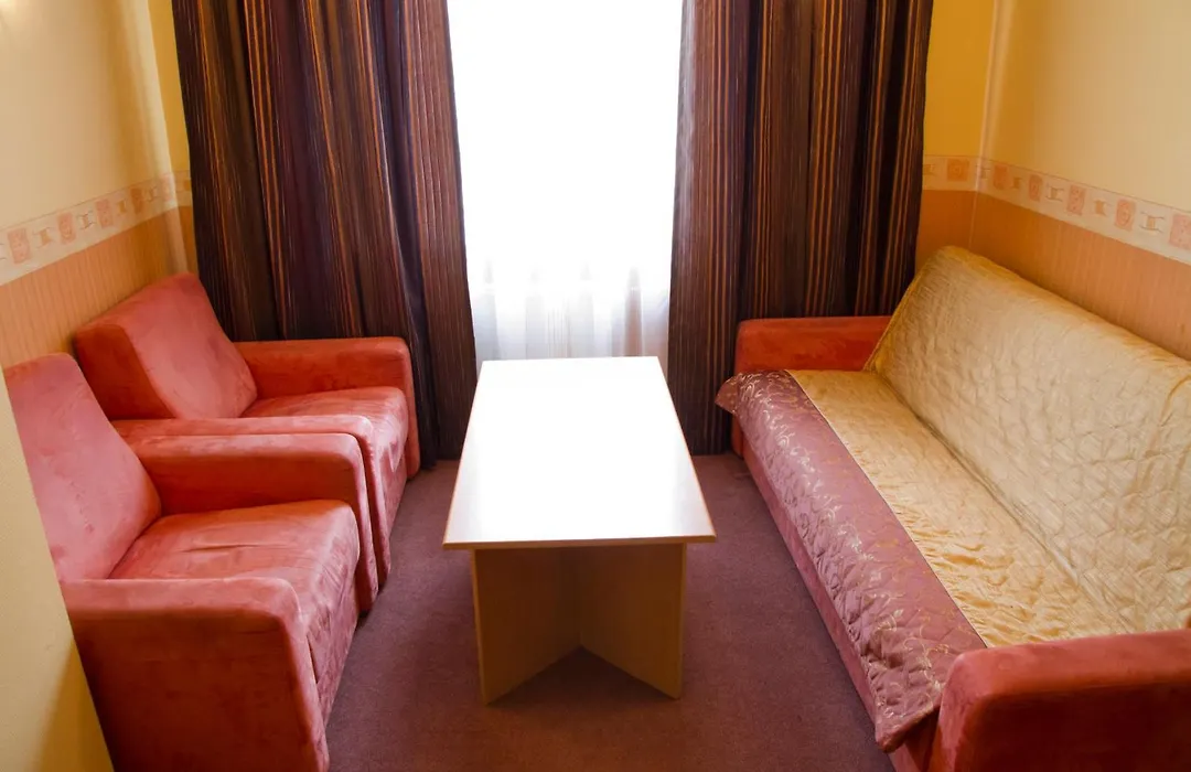 Hotel Iskra-1