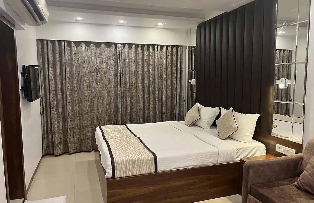 Hotel Supreme - Cuffe Parade-1