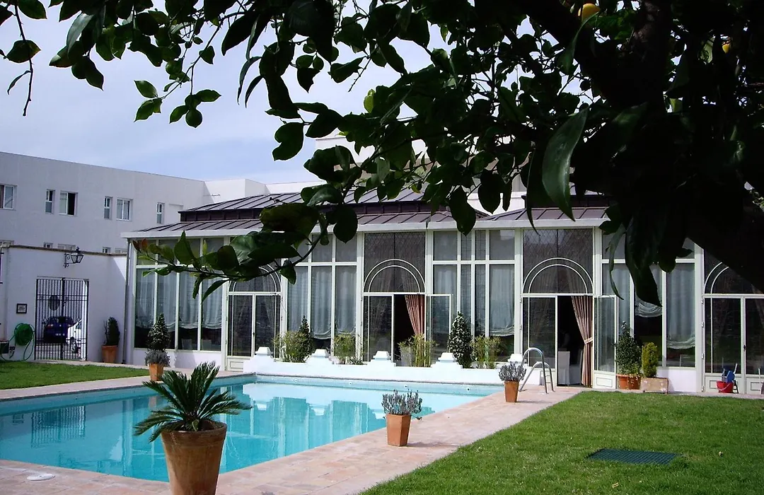 Hotel Oasis Con Parking Incluido-1