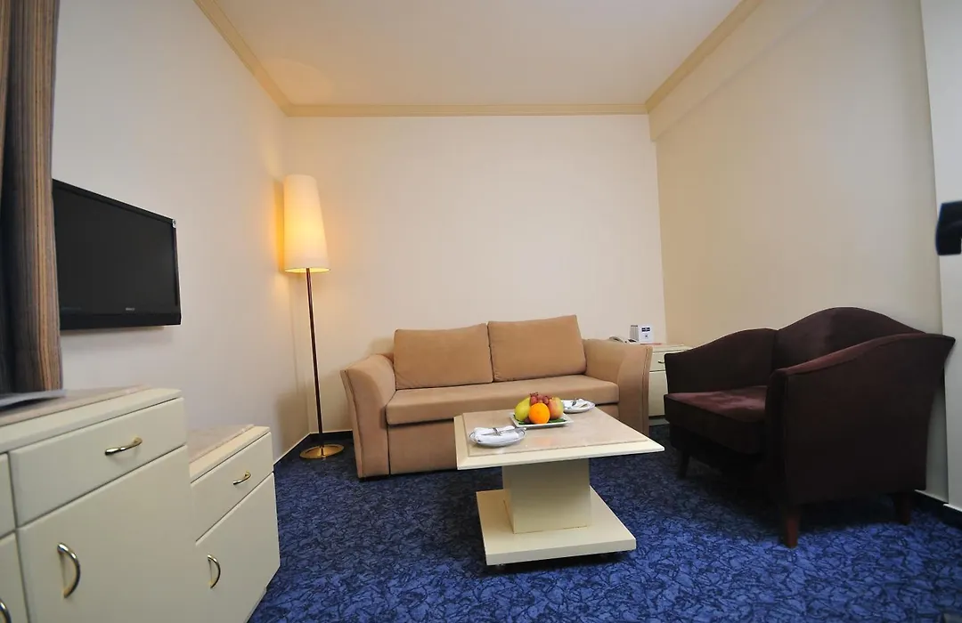 Class Hotel-1