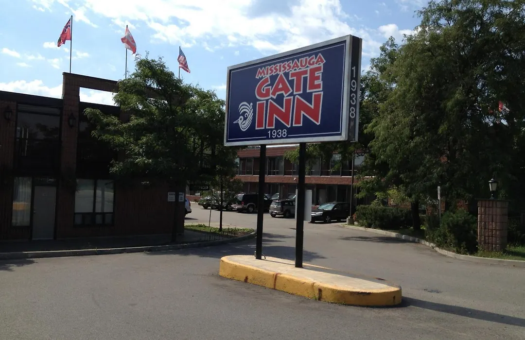 Mississauga Gate Inn-1