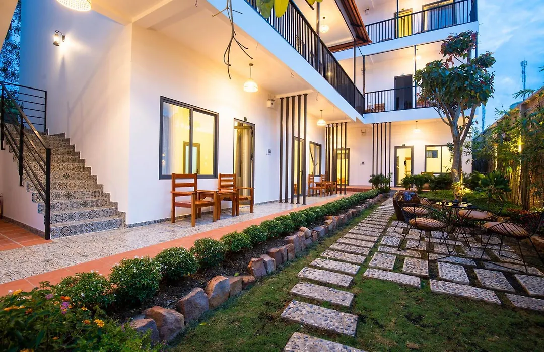 Aurora House-1