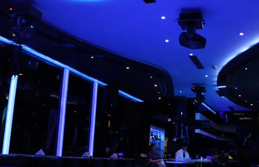 Broadway Hotel-1