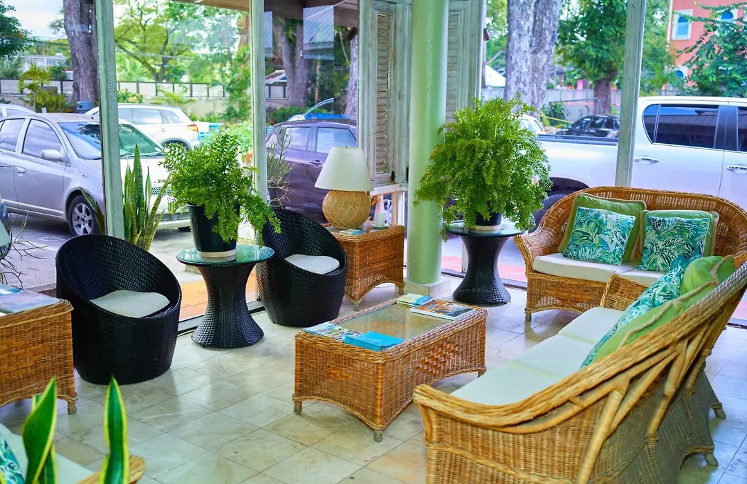 Tropical Sunset Beach Apartment Hotel-1