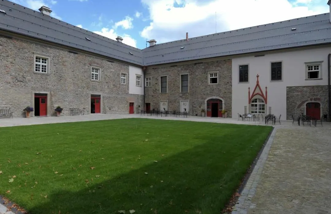 Chateau Heralec Boutique Hotel & Spa By L'Occitane-1