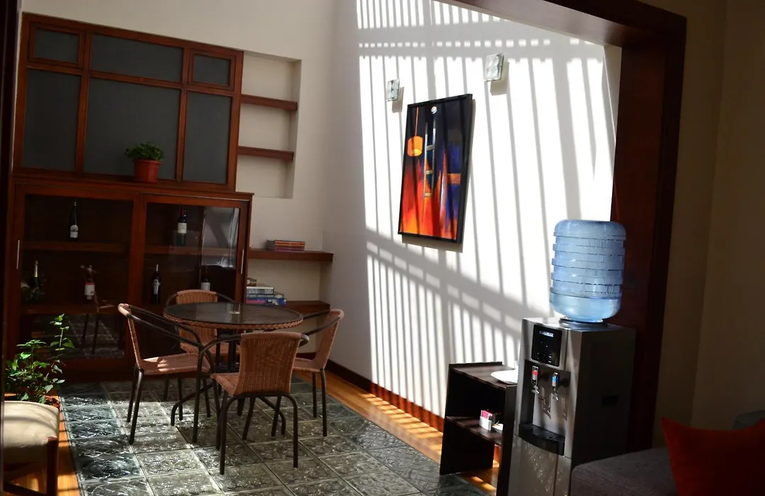Hostal Casa De Lidice-1