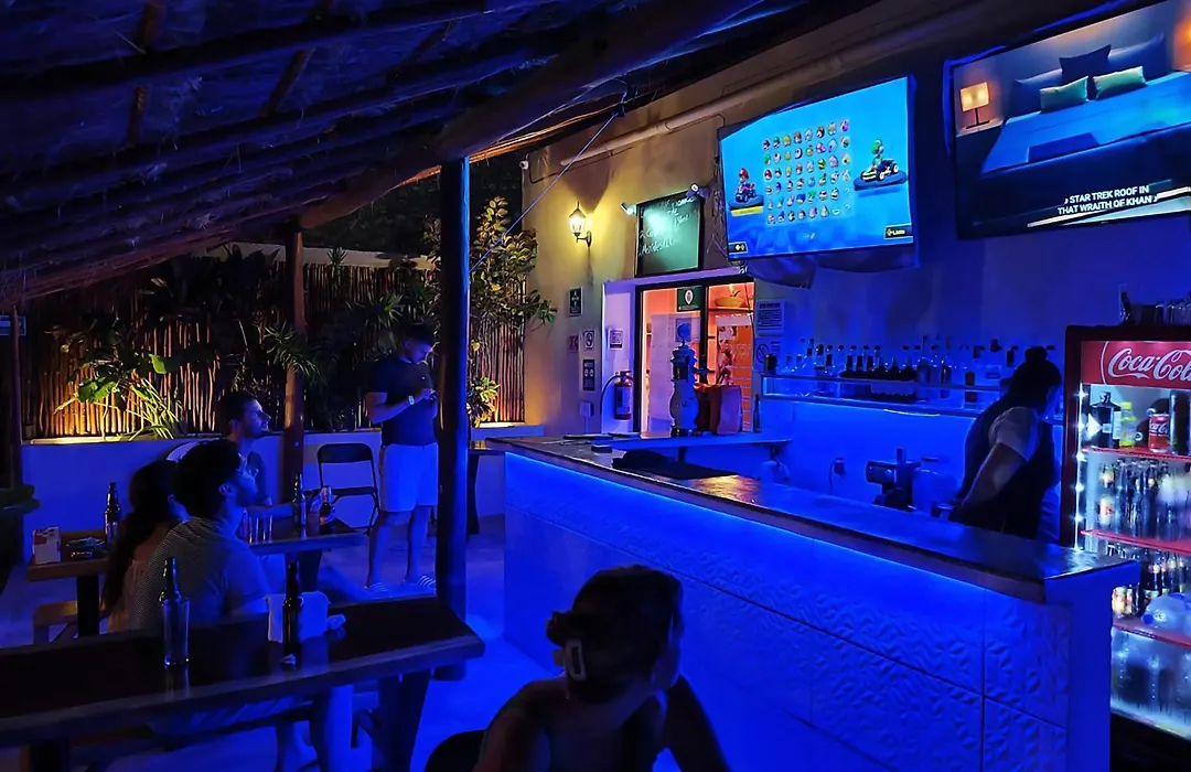 New Friends Hostel & Bar Adults Only-1