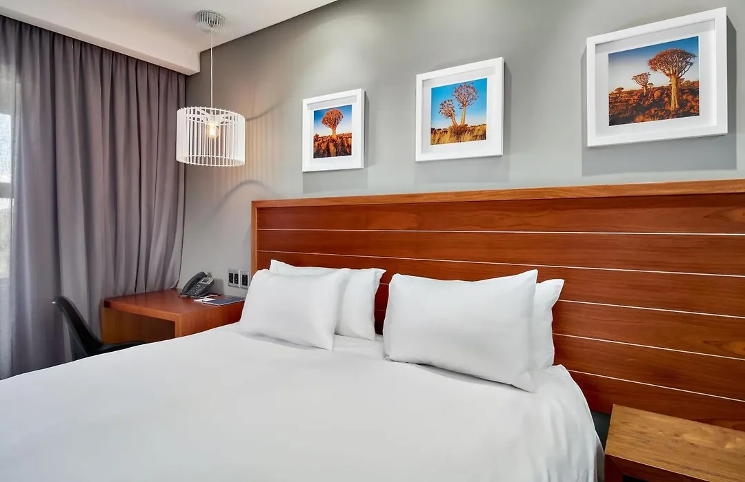 Protea Hotel By Marriott Pretoria Hatfield-1