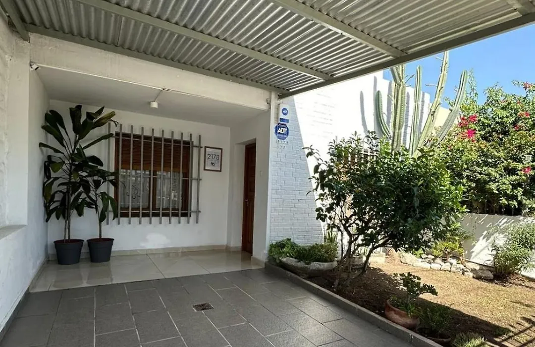 Casa Q Cba Zona Norte Kempes Aeropuerto Shopping Cochera Asador Patio Full Equipada Confortable-1