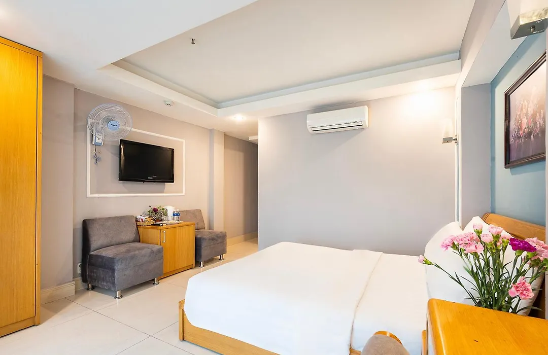 Lucky Star Hotel 146 Nguyen Trai-1