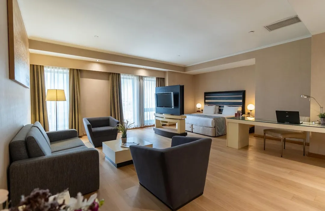 Adm Grand Hotel-1