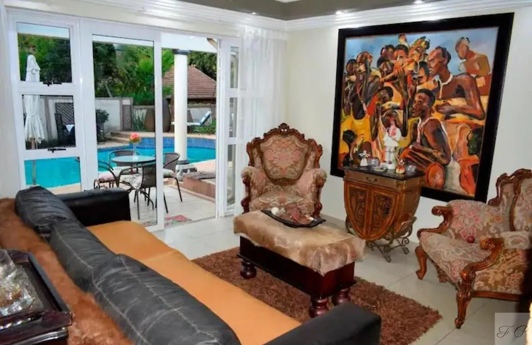 Fredericks Place Giraffe Room-1
