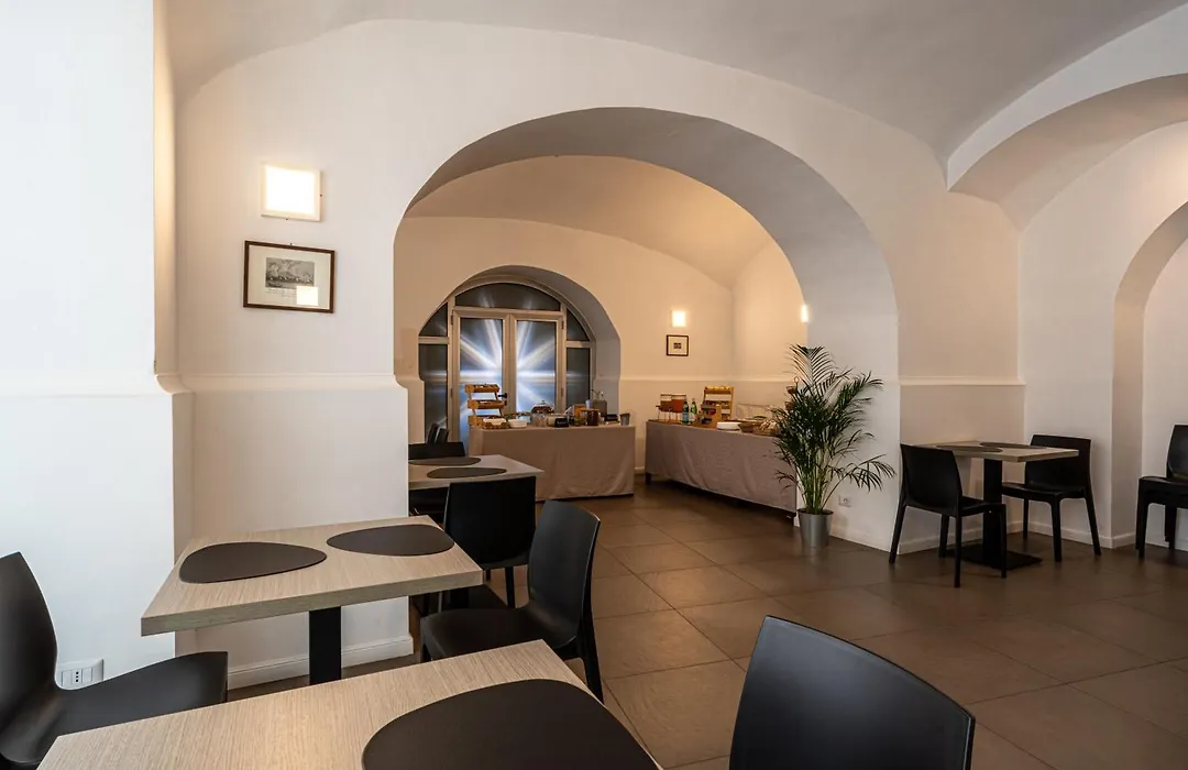 Hotel Diamond-1