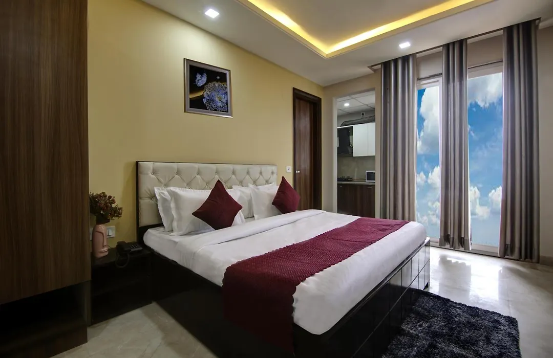 Limewood Stay Silver Studio Near Golf Course Road-1