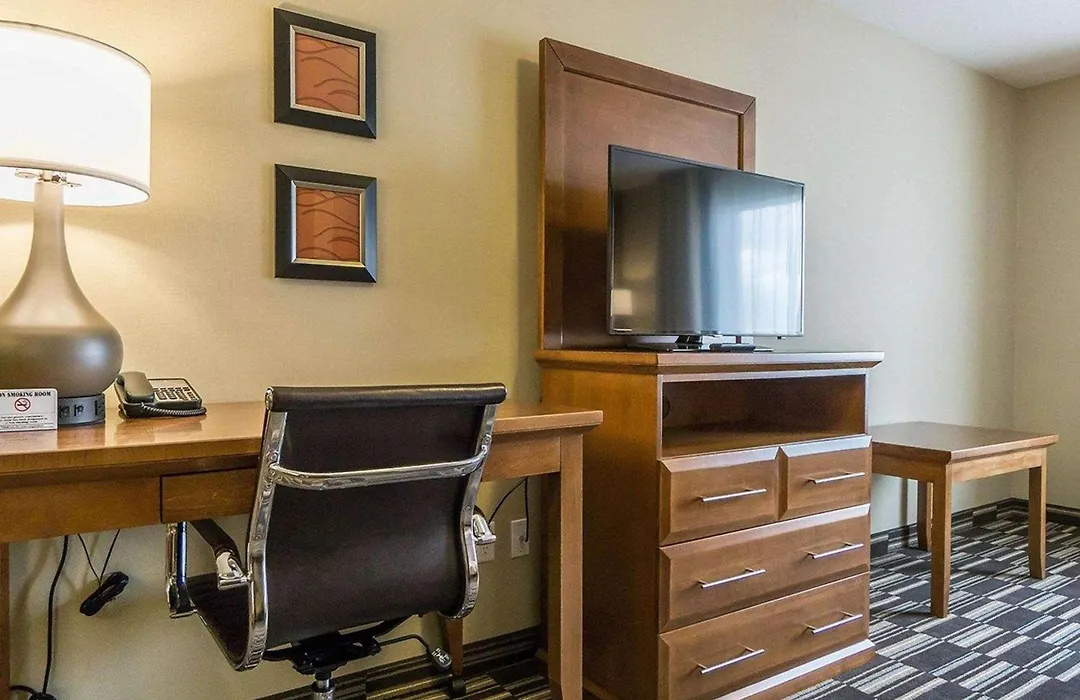 Comfort Inn & Suites Edmonton International Airport-1