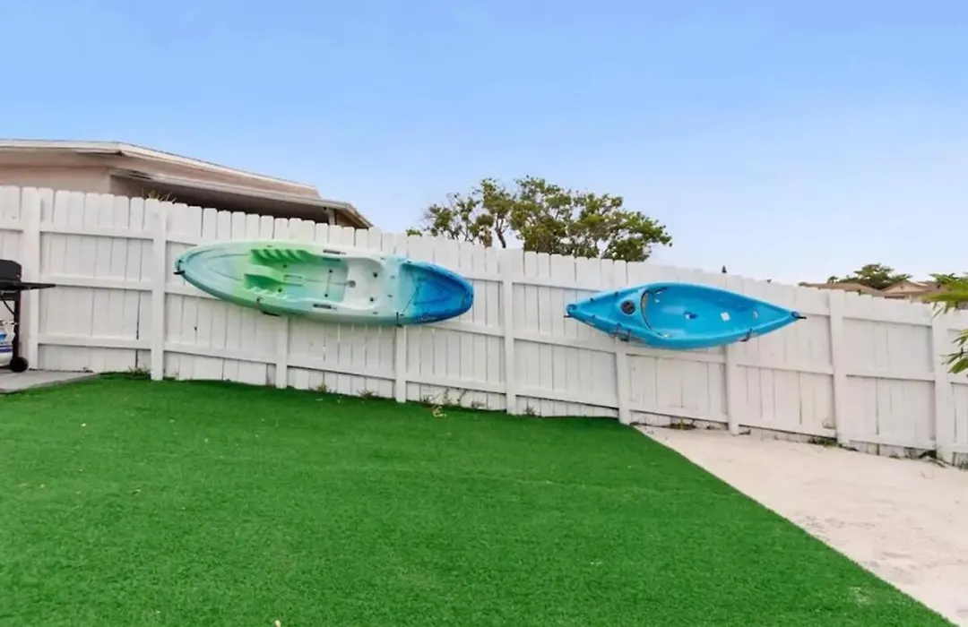 Lakeside Retreat With Private Yard & Kayak-1