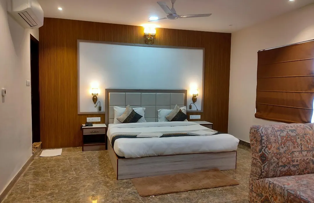 Hvh Kashi Vishwanath - 400 Meters From Kashi Vishwanath Temple & Ganga Aarti Ghat-1