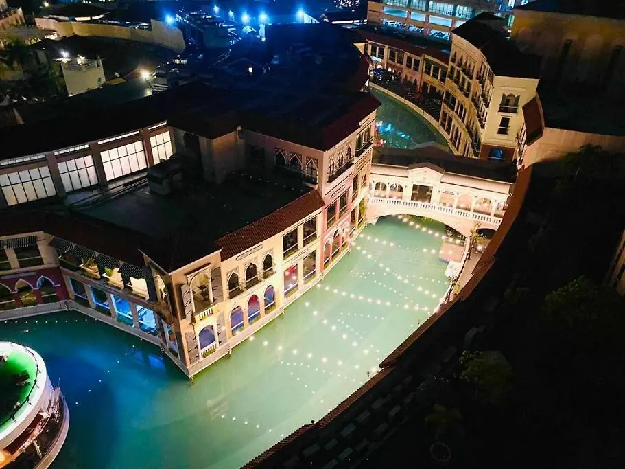 Venice Apartments In Mckinley Hill Bgc Taguig With Netflix And Wifi-1