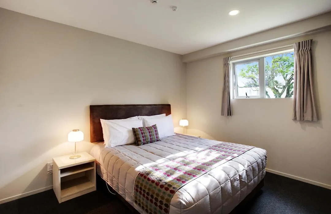 Ellerslie Palms Motel-1