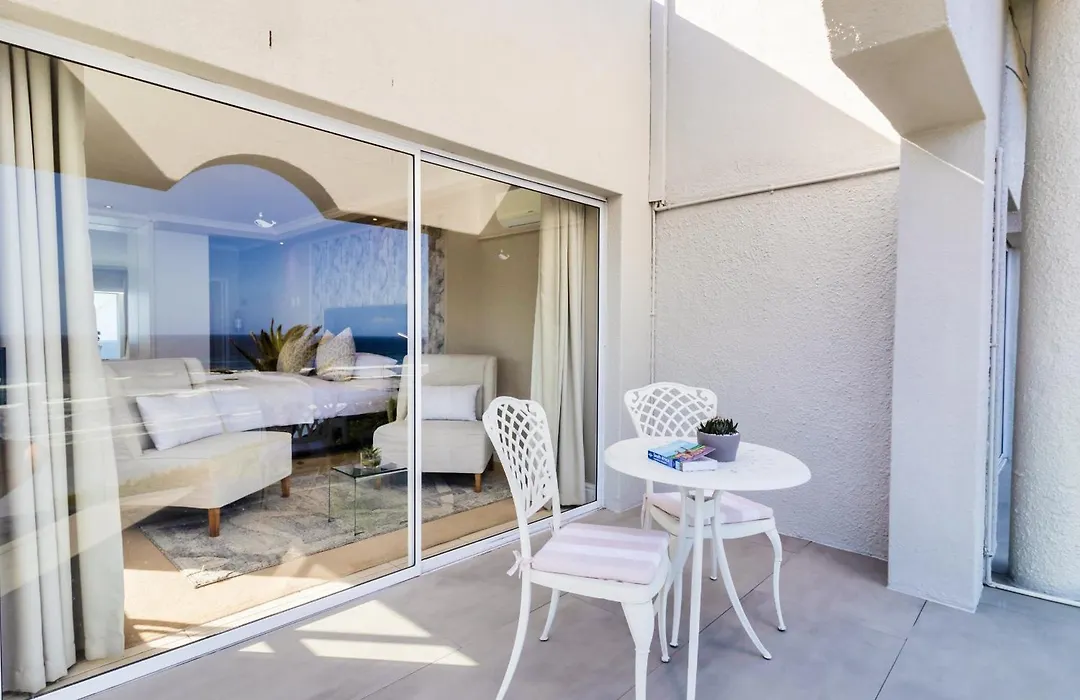 Hermanus Beachfront Lodge-1