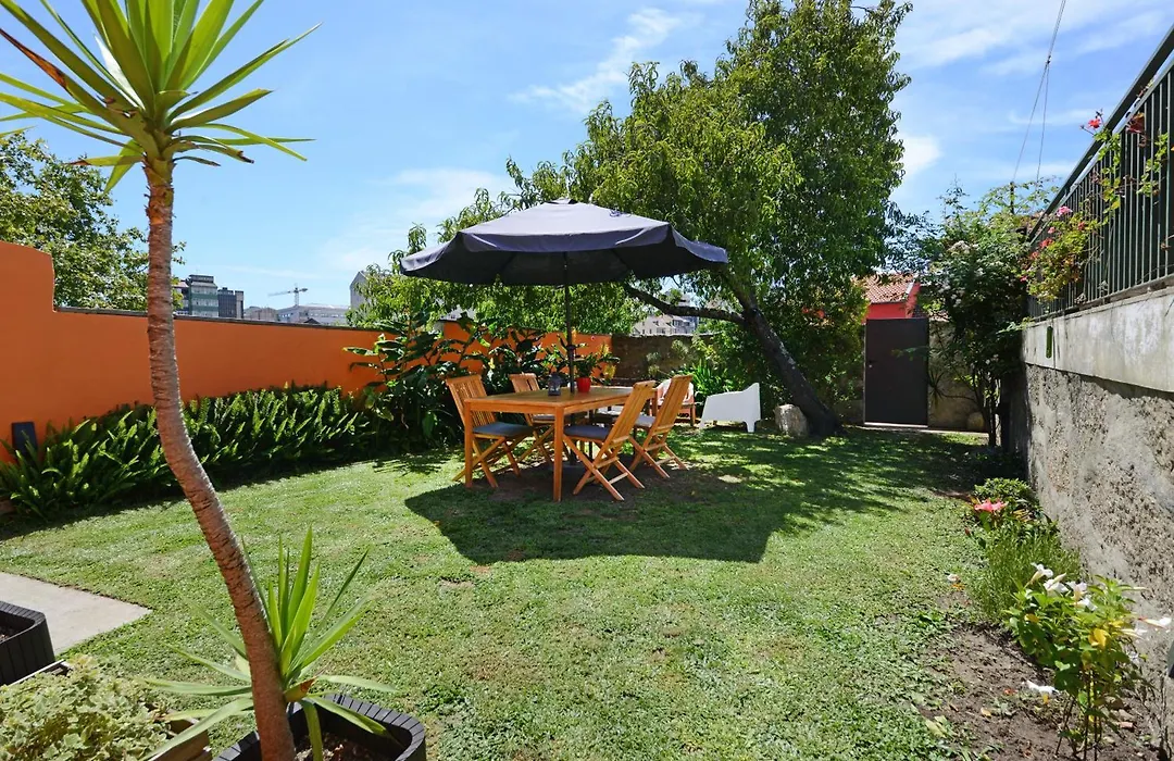 Peach Hostel & Suites-1