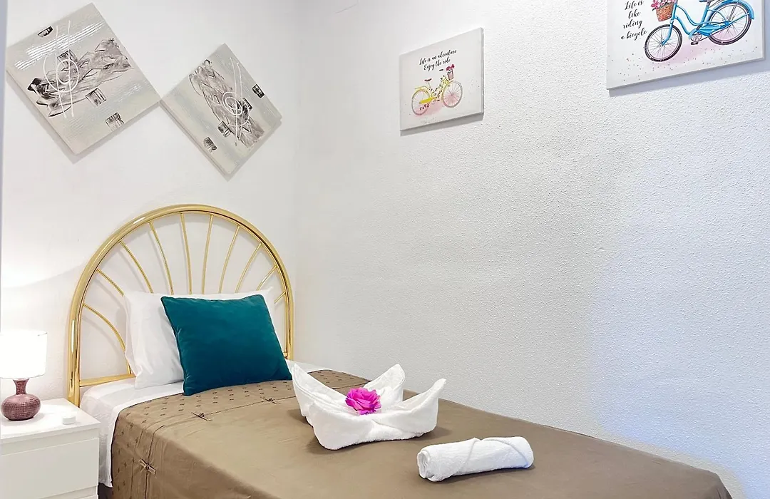 ☆The Peaceful Valencia Homestay☆ W/ Terrace⌘Parking⌘Bbq-1