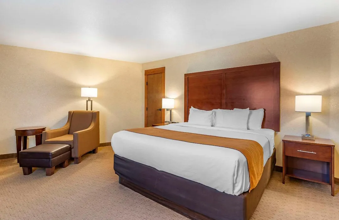 Comfort Inn & Suites Lincoln City-1