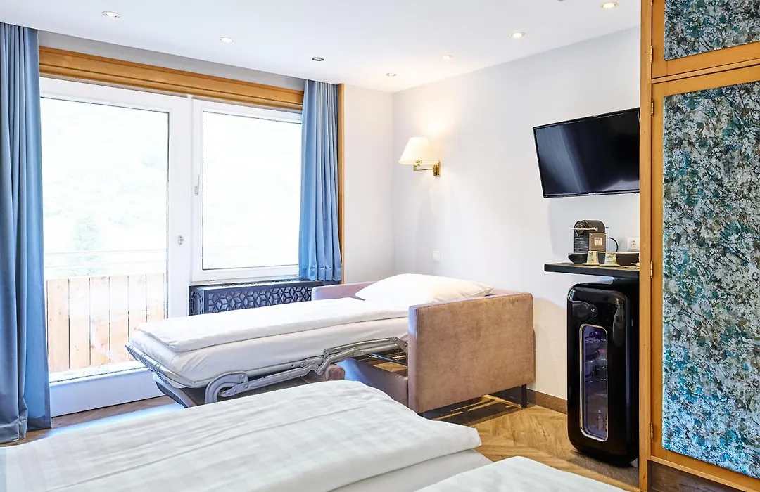 Hotel Alpina-1