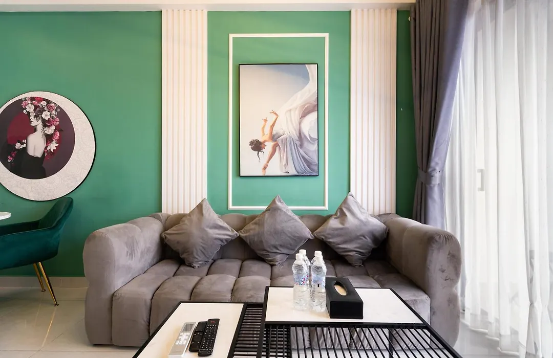 Aris Soho Balcony Suites Saigon District 1-1