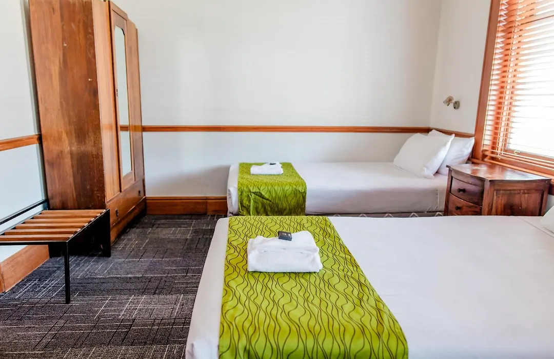The Cambridge Hotel & Backpackers-1