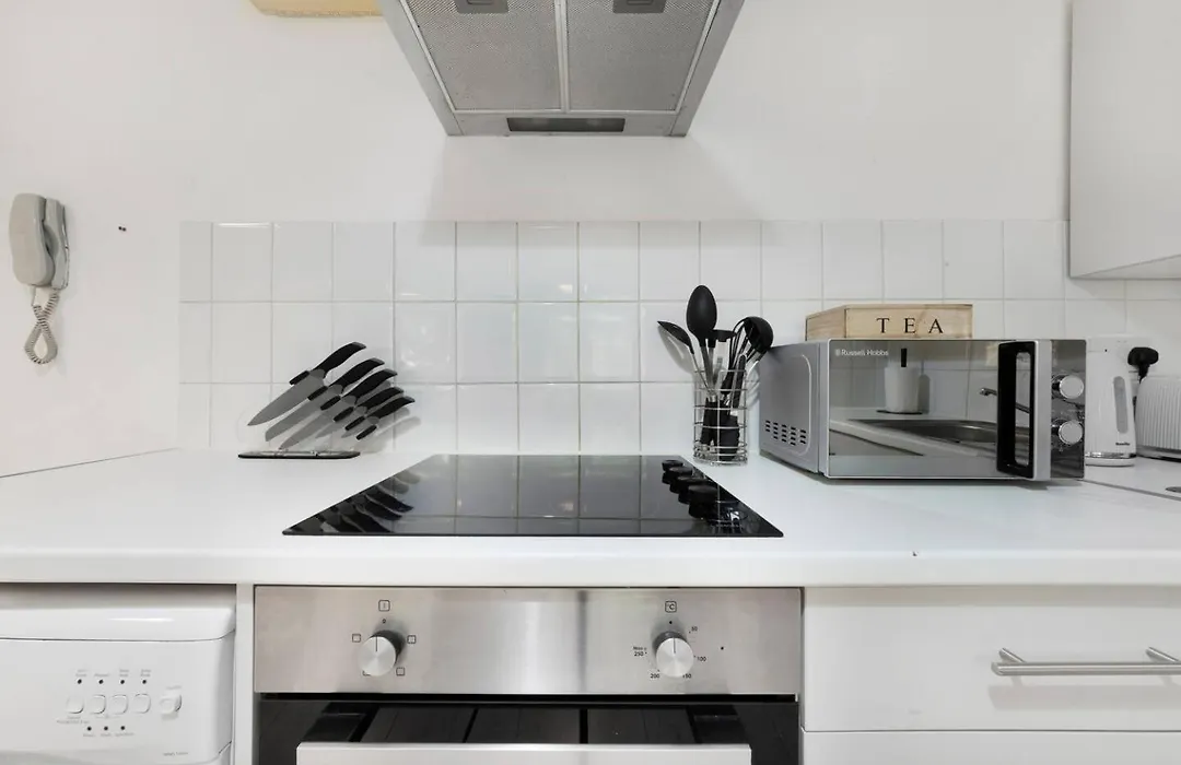 2 Bed Apartment- Finsbury Park Station B-1