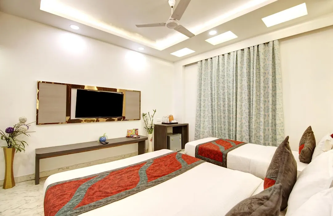 Hotel All Iz Well - Just A Min Away From New Delhi Railway Station-1