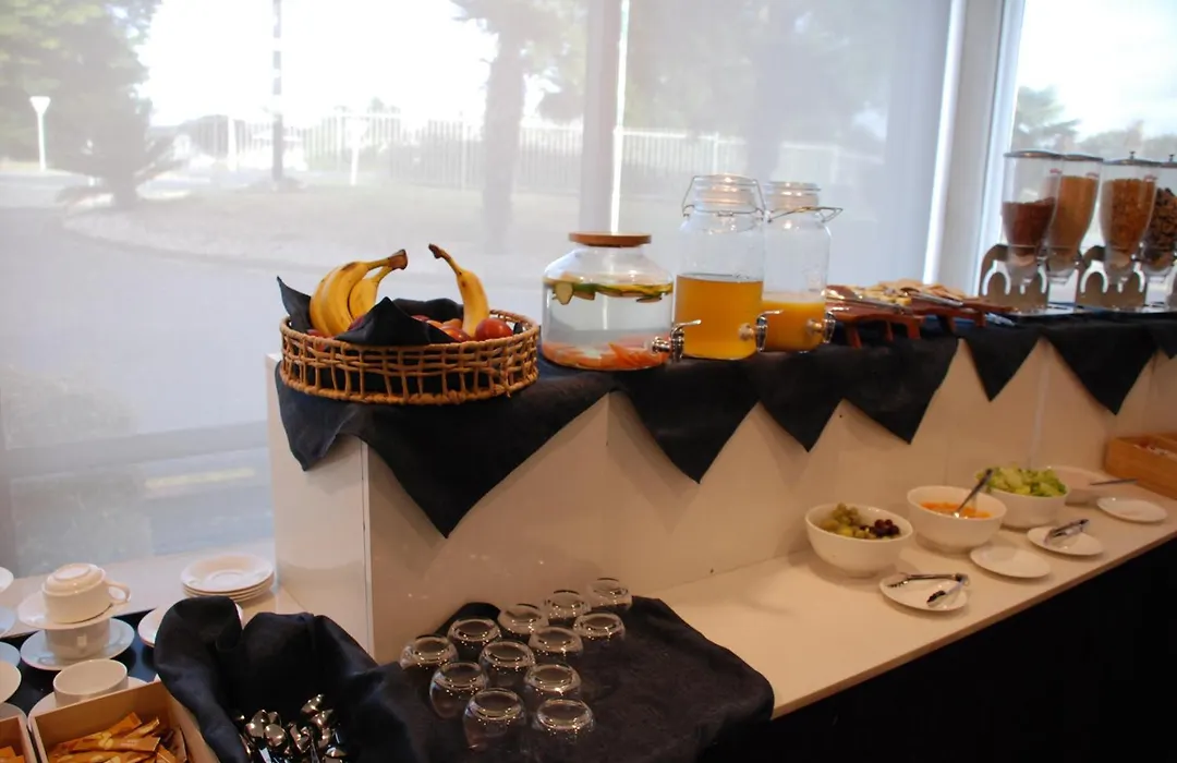 Auckland Airport Kiwi Hotel-1