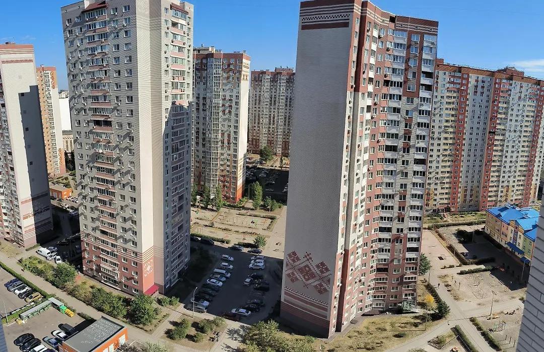 Energy-Autonomous Apartment Near Metro Pozniaky-1