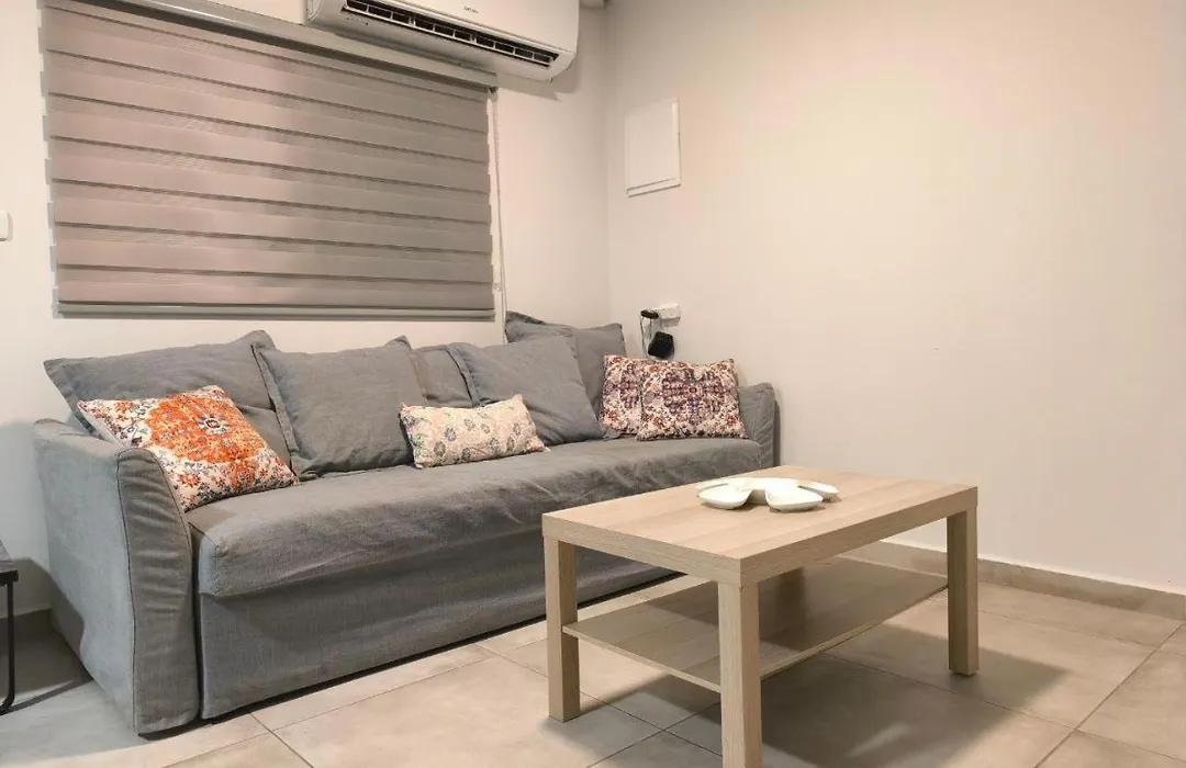 Michael'S- A Lovely Studio Apartment-1