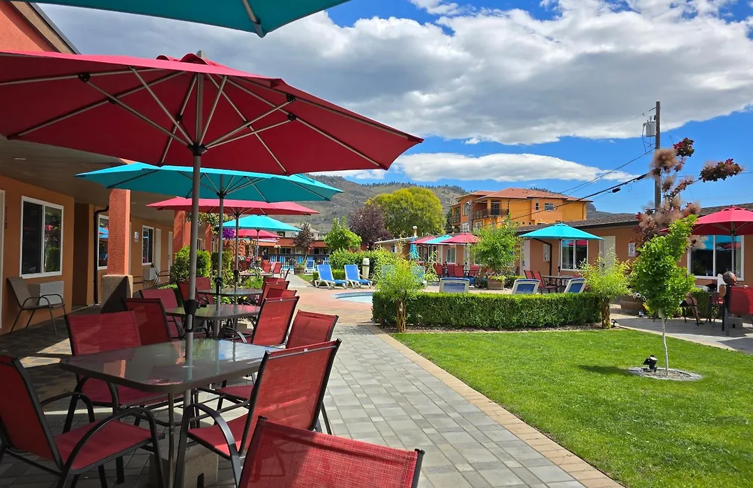 Sahara Courtyard Inn & Suites Osoyoos-1