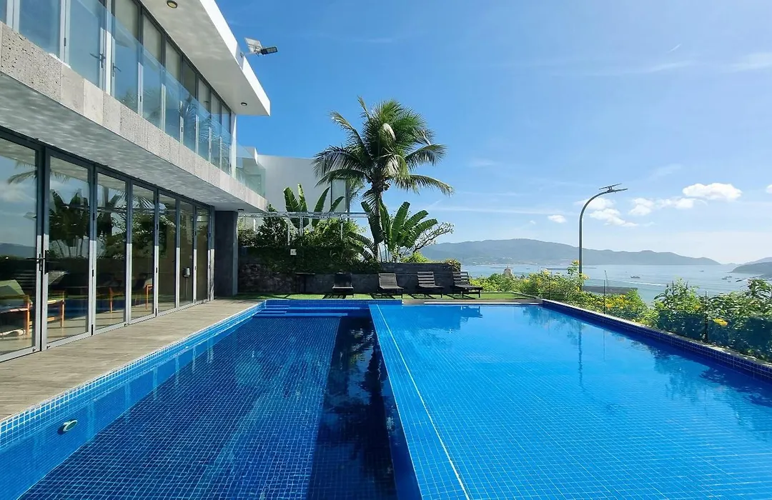 Anh Nguyen Oceanfront Luxury Villas Nha Trang-1