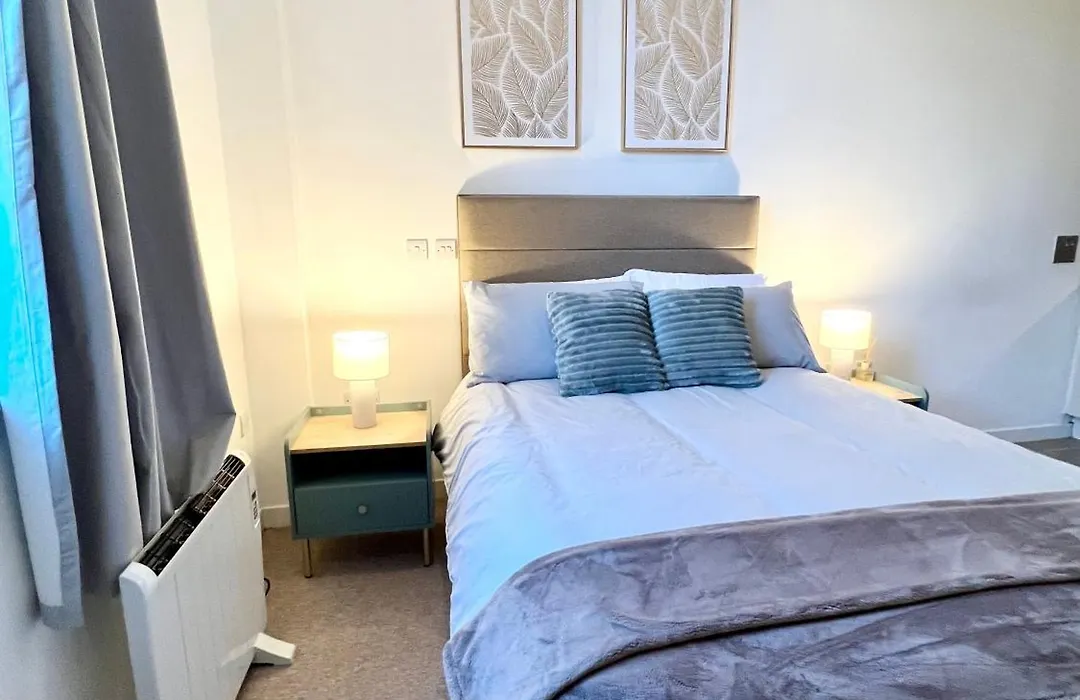 Luxury Studio With Super Fast Wifi Gated Development-1