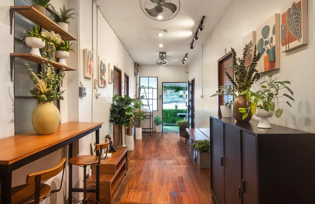 Homey And Cozey Poblacion Makati S12-1