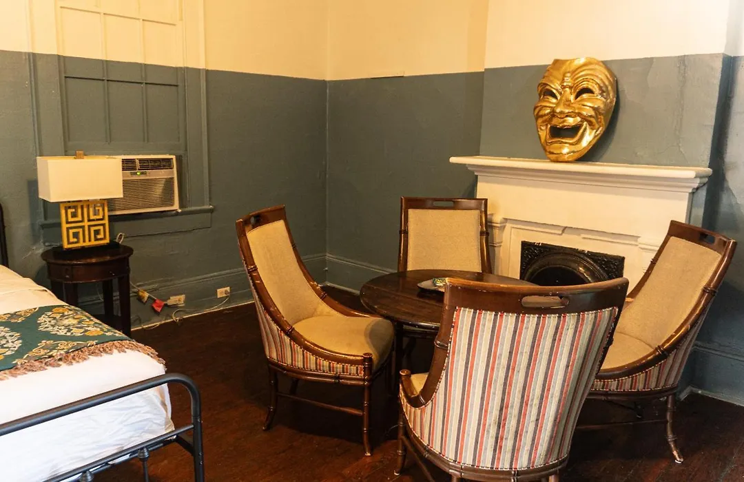 Historic Mardi Gras Inn-1