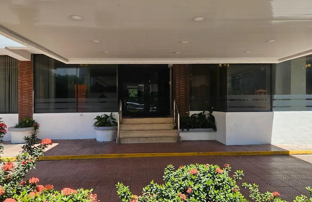 Hotel Montreal-1