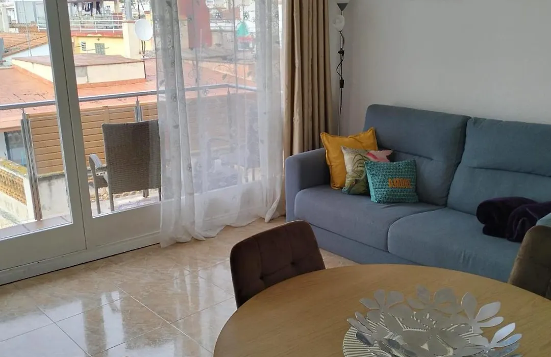 Precioso Apartamento En Segunda Linea De Mar-1